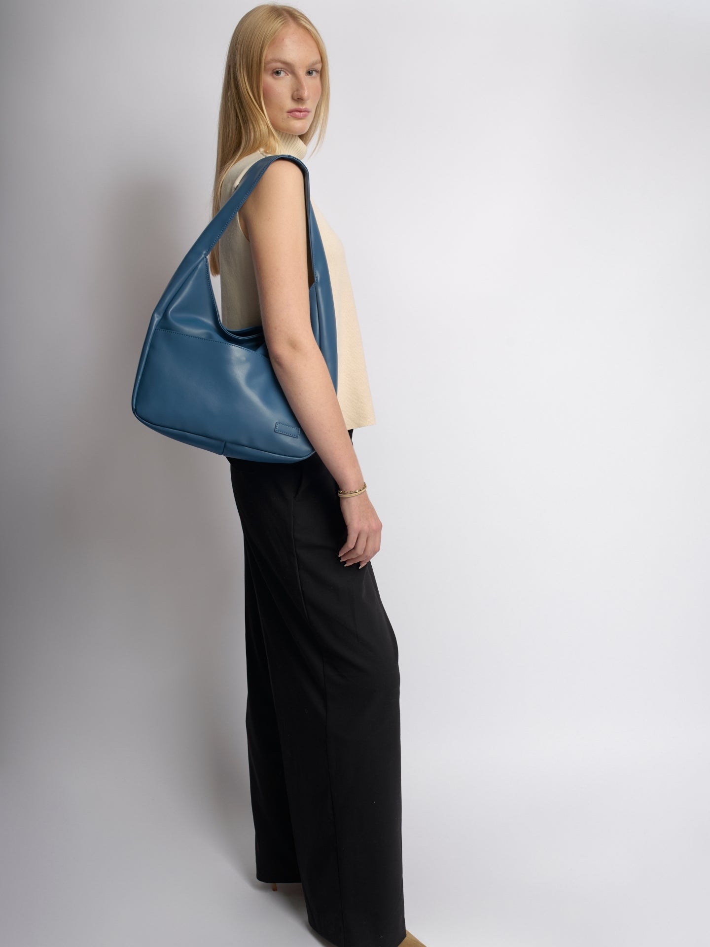 Simple Vegan Hobo Shoulder Bag - Empty Design