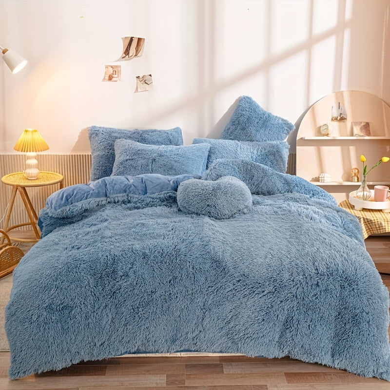 Luxurious Three-Piece Velvet Bedding Set with Soft Velvety Texture