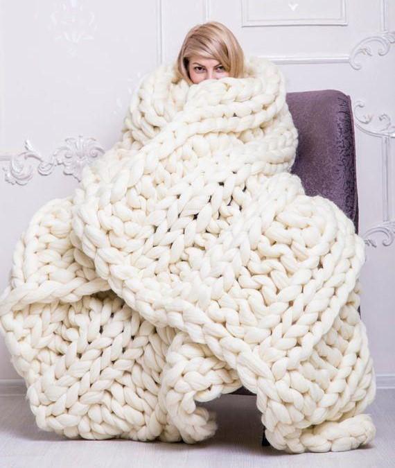 Soft and Elegant Braided Throw Blanket for Sofa Accents