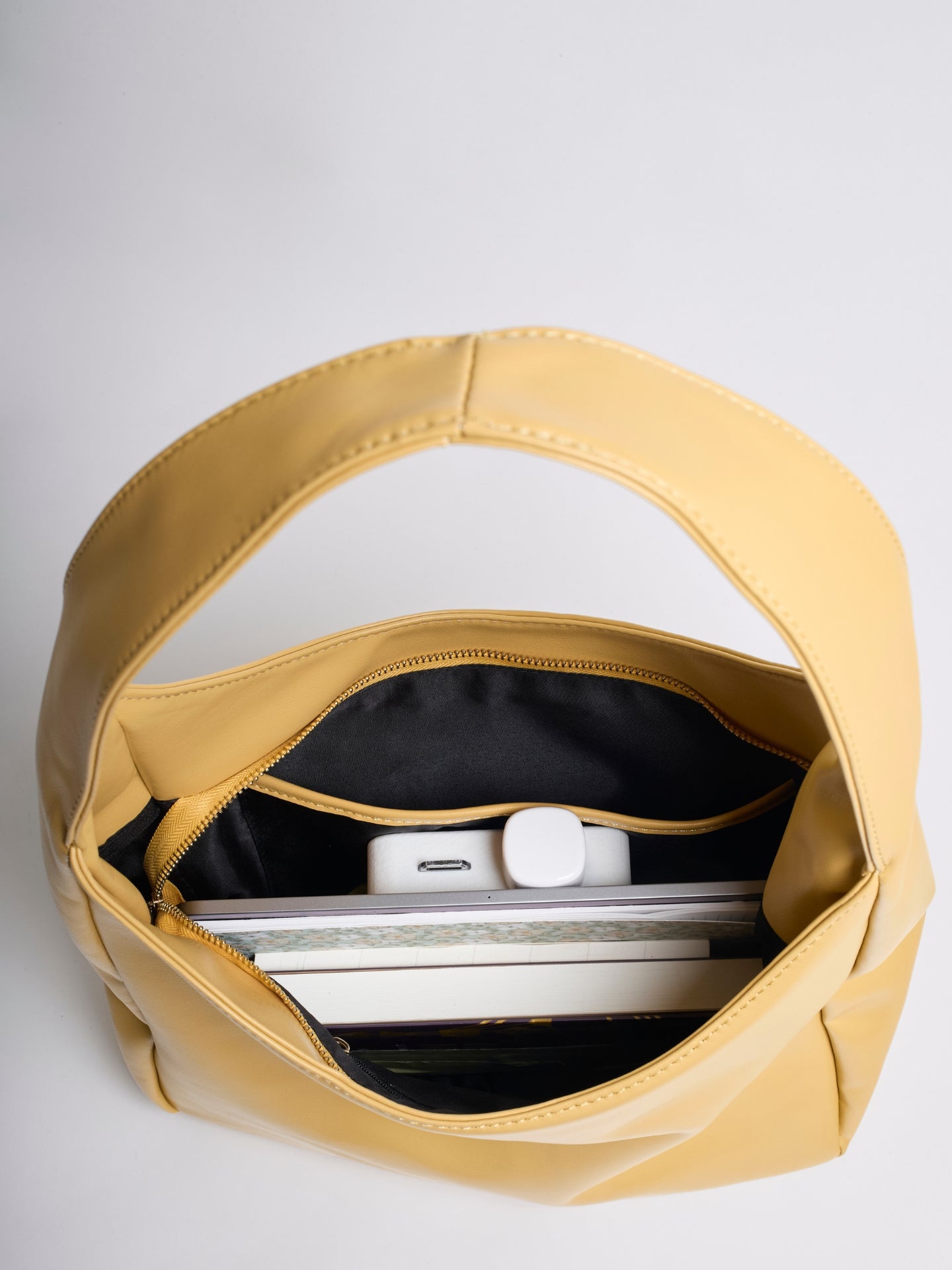 Simple Vegan Hobo Shoulder Bag - Empty Design