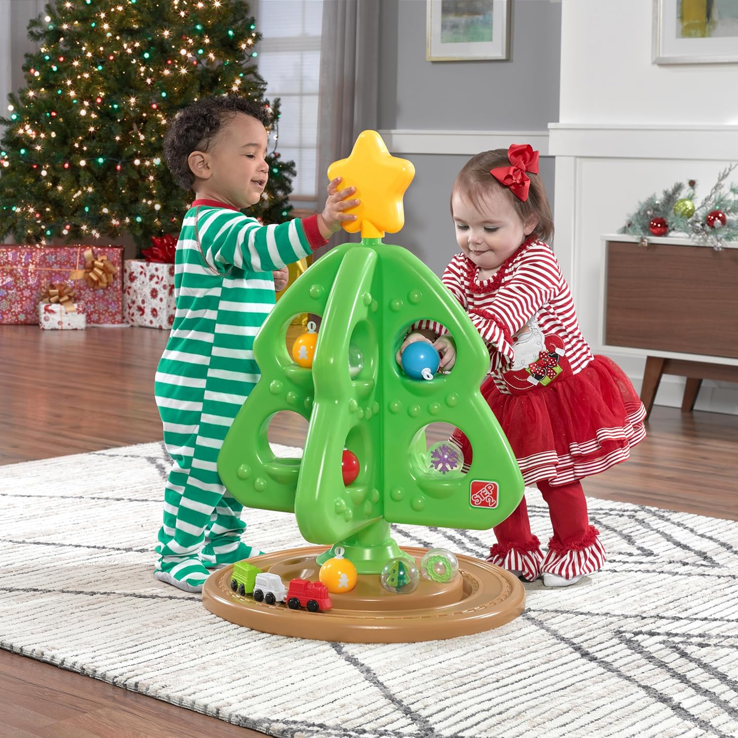 Interactive Christmas Tree Toy with Self-Decorating Features