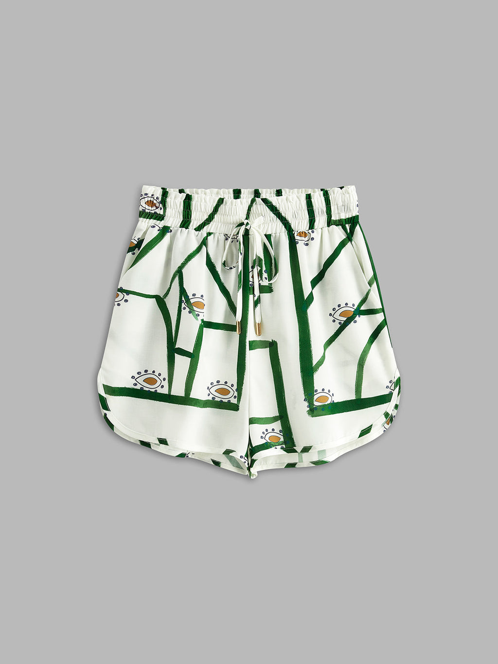 Larissa - Summer Outfit Featuring Shorts and a Printed Blouse