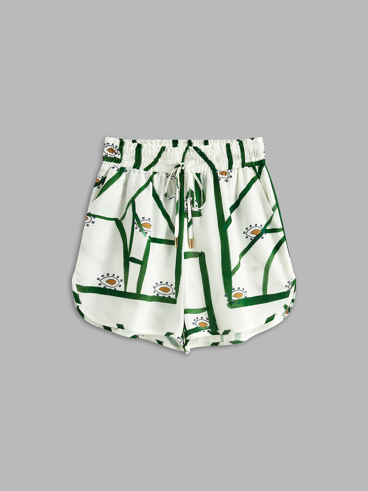Larissa - Summer Outfit Featuring Shorts and a Printed Blouse