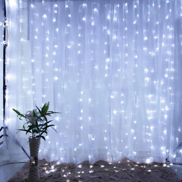 Christmas Cascade Light Curtain with Twinkling Patterns