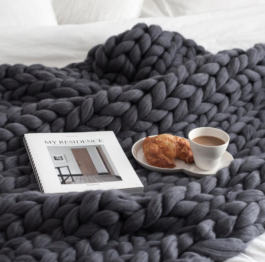Soft and Elegant Braided Throw Blanket for Sofa Accents