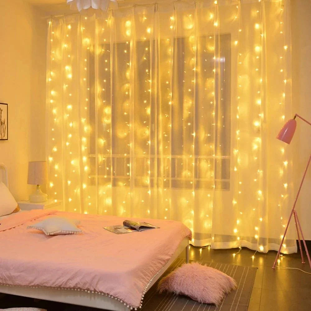 Christmas Cascade Light Curtain with Twinkling Patterns