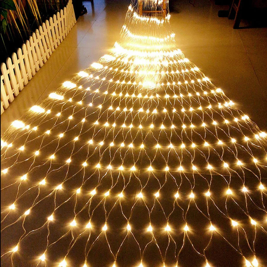 Elegant LED Outdoor Lighting with a Stylish Mesh Design
