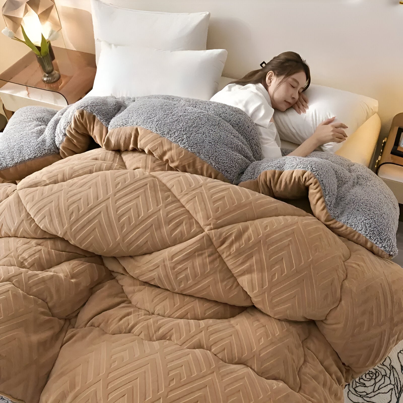 Sylavine - Opulent Four Seasons Duvet Cover with Luxurious Plush Texture