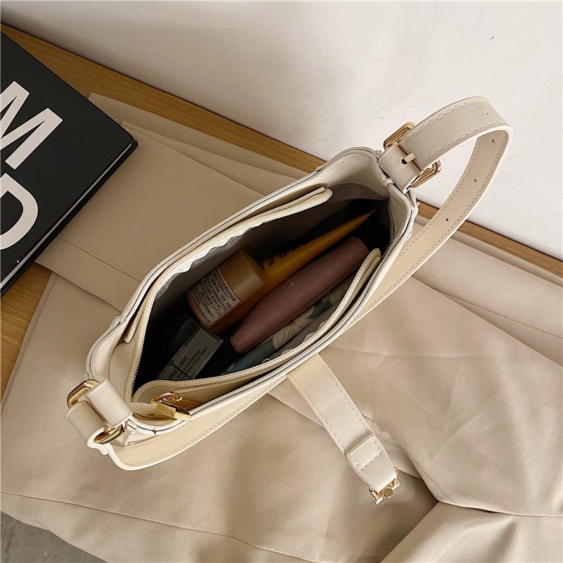 Retro Baguette Shoulder Bag