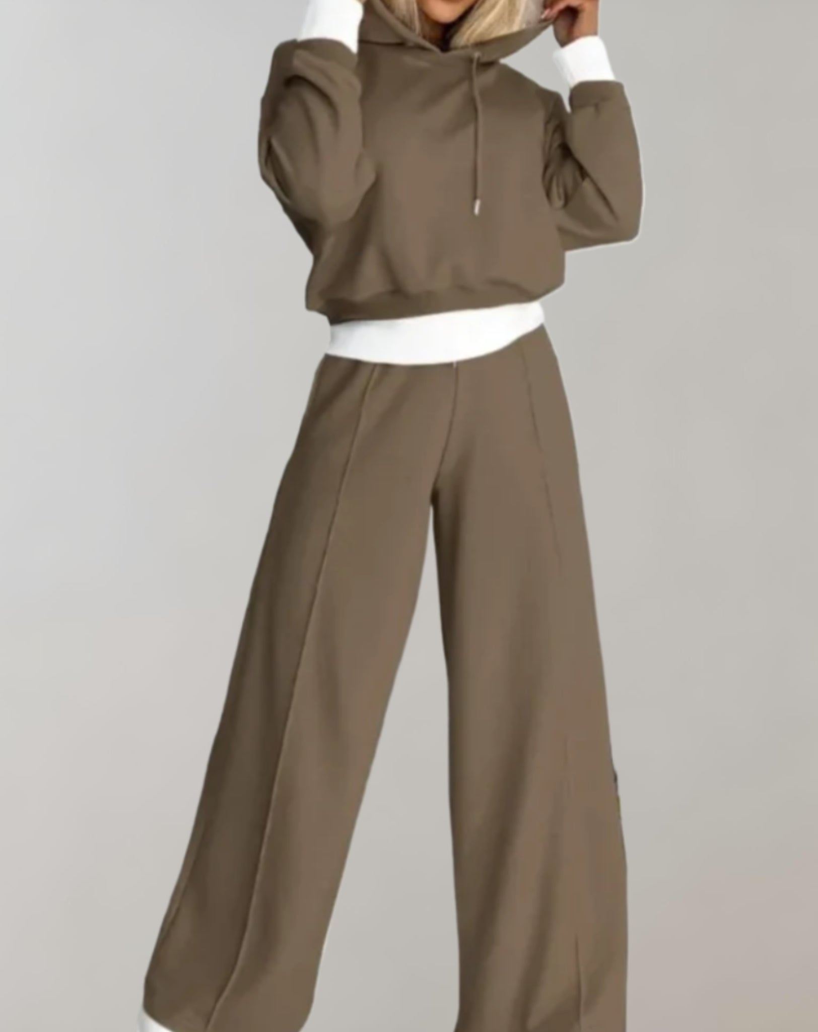 FAYE | Trendy Hoodie and Trouser Set for a Modern Aesthetic