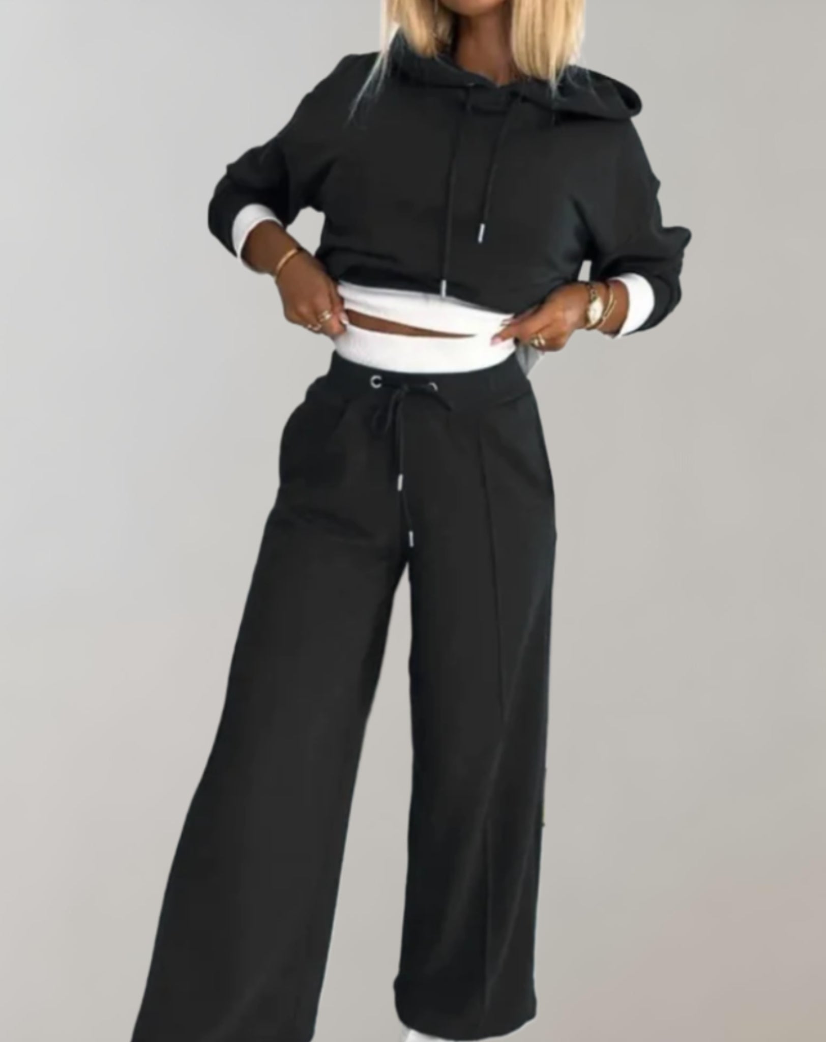 FAYE | Trendy Hoodie and Trouser Set for a Modern Aesthetic