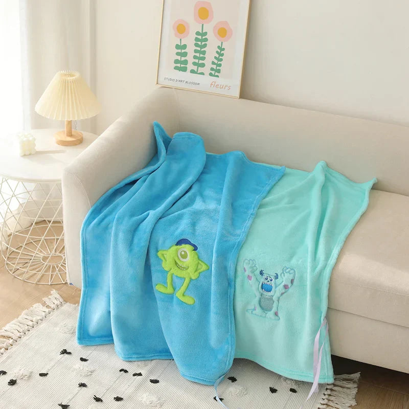 Charming Flannel Blanket for Kids - Perfectly Cozy!