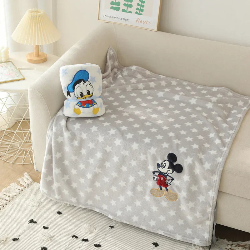 Charming Flannel Blanket for Kids - Perfectly Cozy!