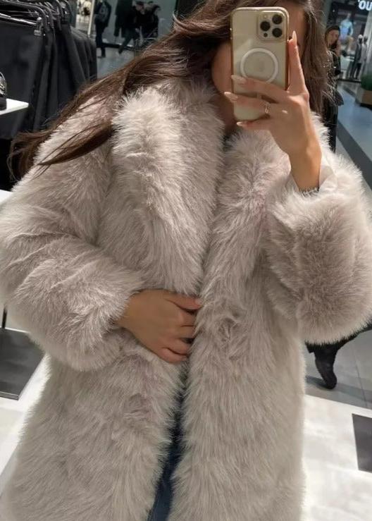 Chic Women's Faux Fur Winter Coat - Luxuriously Warm and Stylish