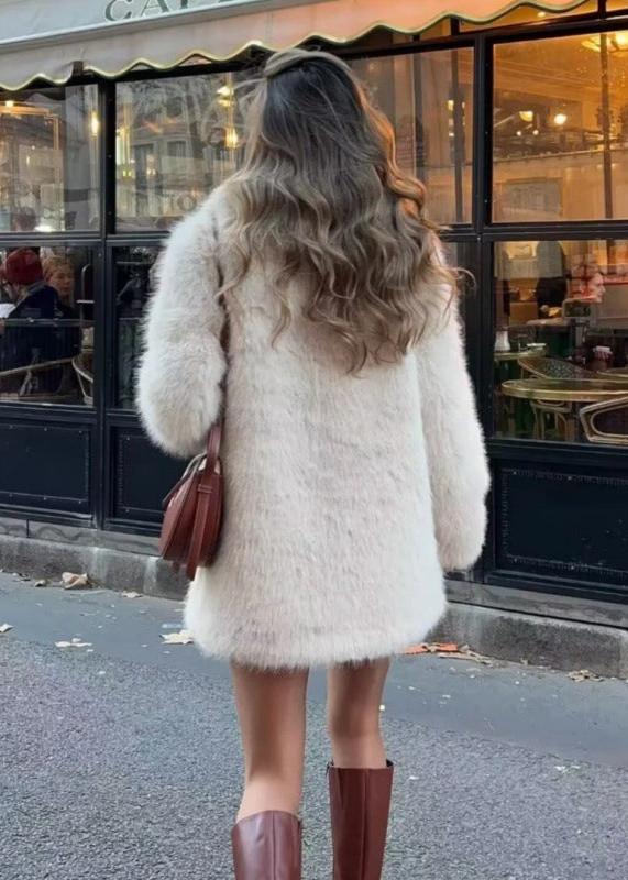 Chic Women's Faux Fur Winter Coat - Luxuriously Warm and Stylish