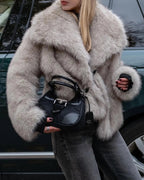 Elegant Faux Fur Women's Coat - Luxuriously Soft and Stylish