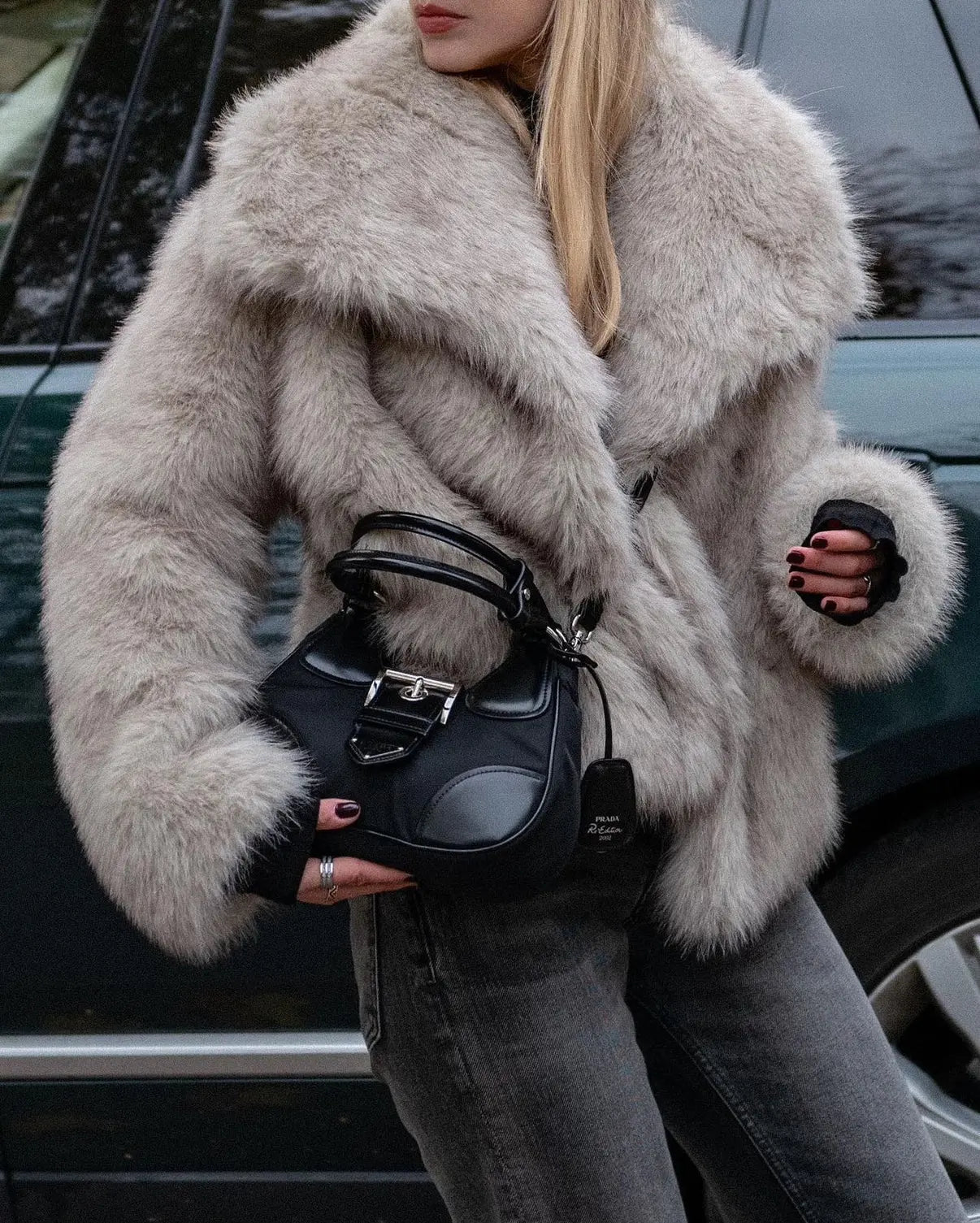 Elegant Faux Fur Women's Coat - Luxuriously Soft and Stylish