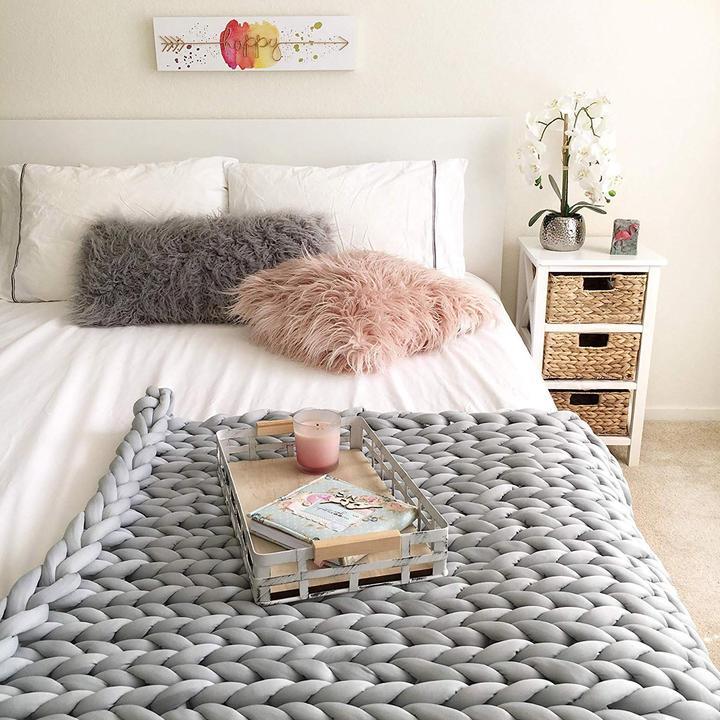 Stylish Cozy Knitted Blanket – Available in 80x100 cm and 100x120 cm for Autumn and Winter Comfort