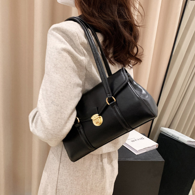 Chic Elise Shoulder Bag