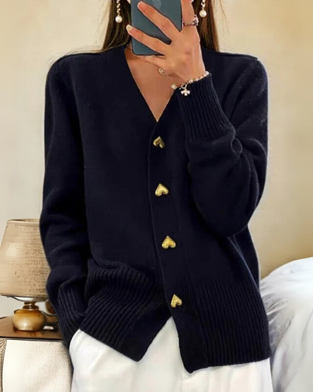 Charming Autumn Cardigan for Women with Heart-Shaped Buttons – Perfectly Knitted for Romance
