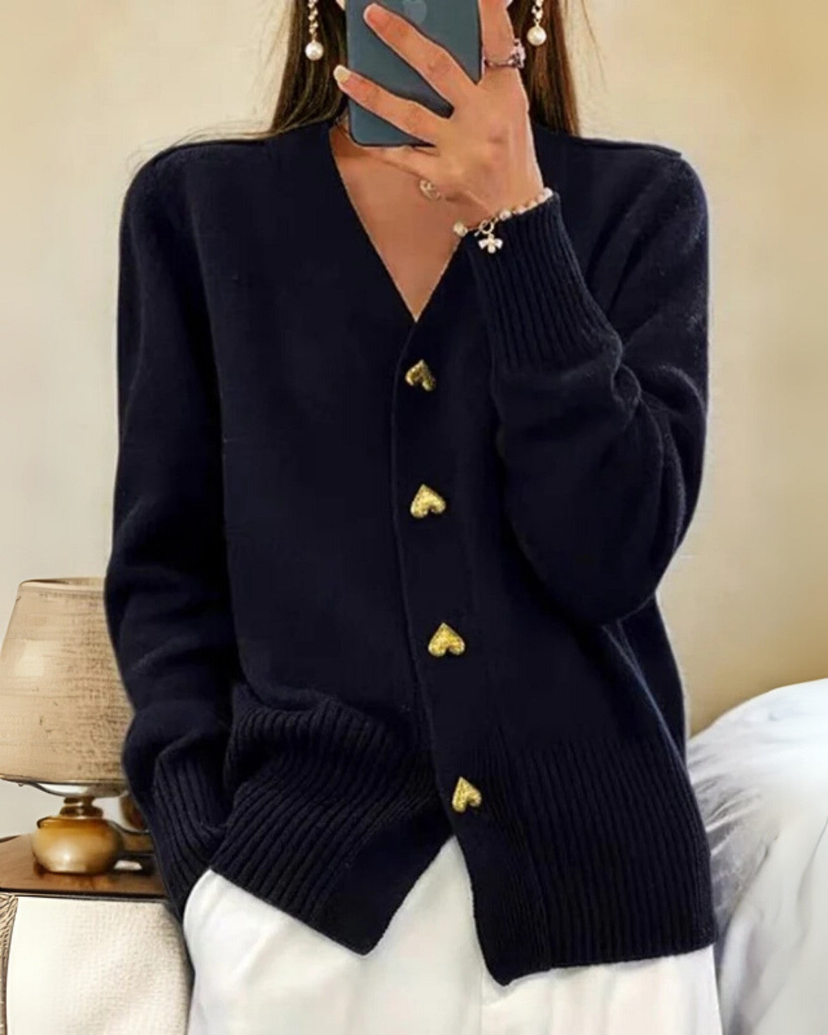 Charming Autumn Cardigan for Women with Heart-Shaped Buttons – Perfectly Knitted for Romance