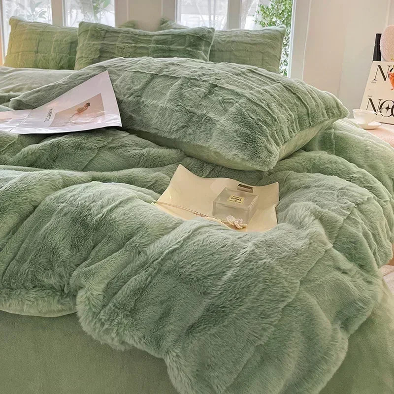 Cozy Faux Fur Duvet with Comfort Pattern for Your Bedroom