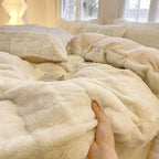Cozy Faux Fur Duvet with Comfort Pattern for Your Bedroom