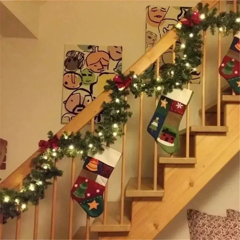 Illuminated Christmas Lantern Garland with Decorative Design