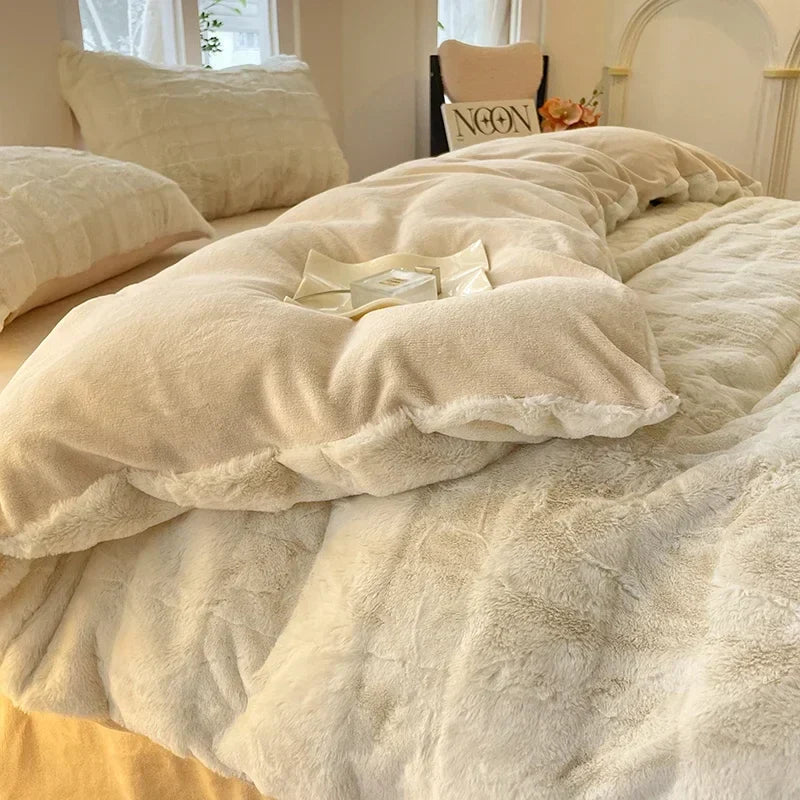 Cozy Faux Fur Duvet with Comfort Pattern for Your Bedroom