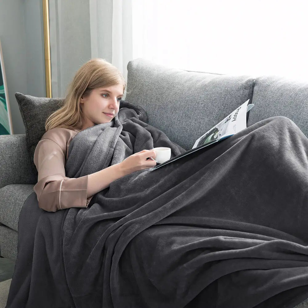 Cozy Fleece Blanket for Warm Evenings