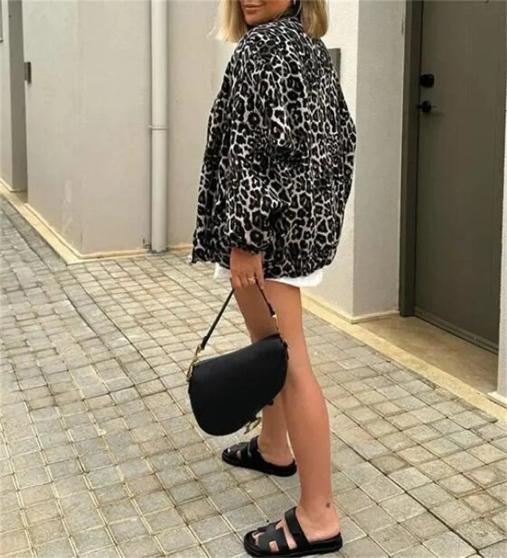 Chic Leopard Print Bomber Jacket in Soft Fabric – Women's Fashion
