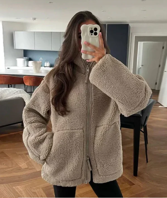Women's Oversized Teddy Coat with Zip and High Collar for Winter