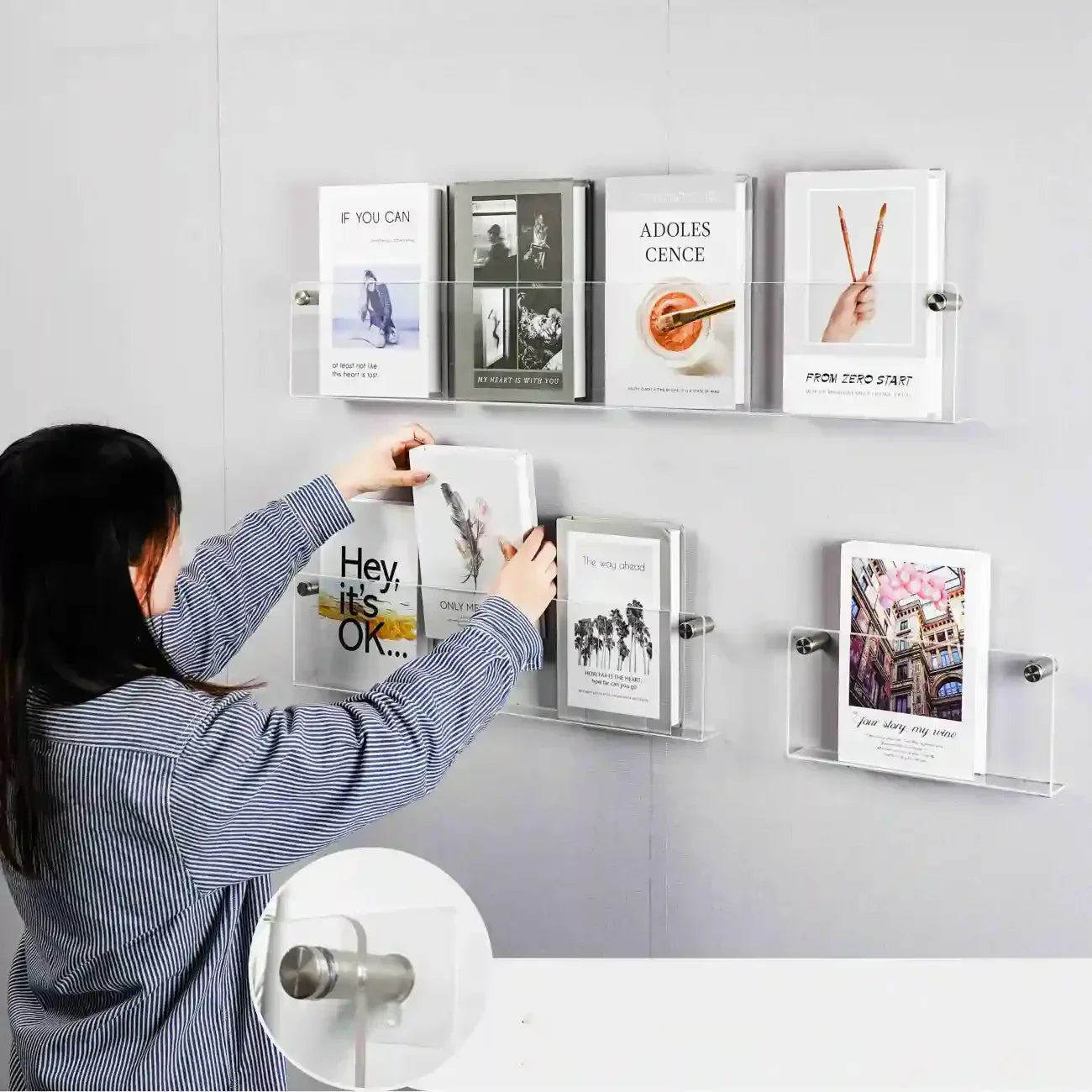 Chic Organization with a Clear Design