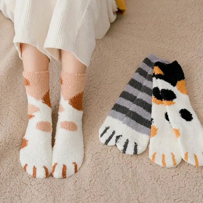 Cozy Women's Cat Paw Pattern Cotton Socks – Ultra Soft, Ideal for Winter, Size EU 35-42