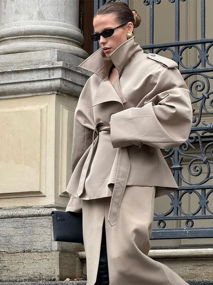 Retro Women's Trench Coat with Turn-Down Collar and Shoulder Pads - Chic Outerwear for Women