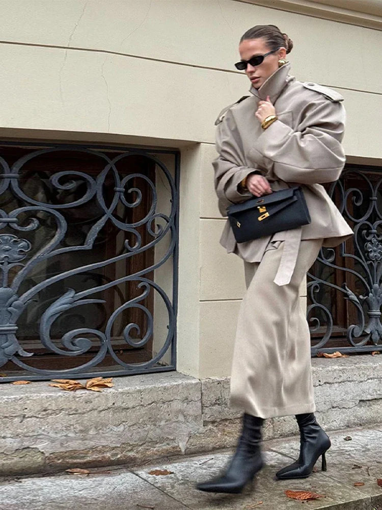 Retro Women's Trench Coat with Turn-Down Collar and Shoulder Pads - Chic Outerwear for Women