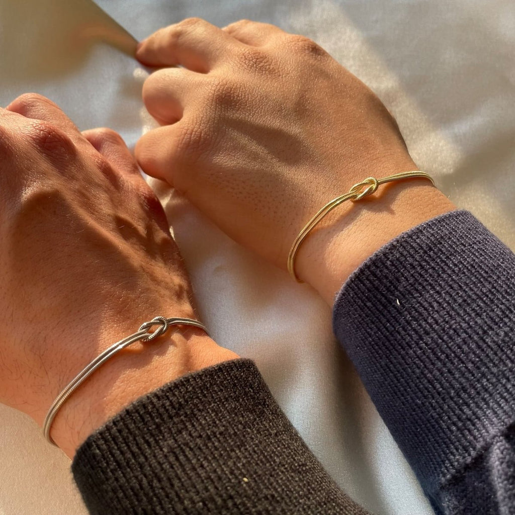 Nova - Heartfelt Love Knot Bracelet
