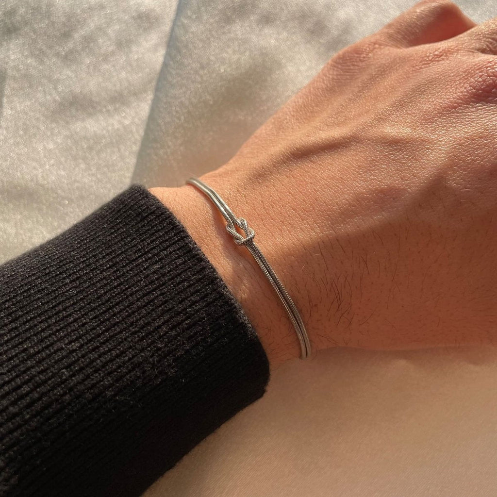 Nova - Heartfelt Love Knot Bracelet