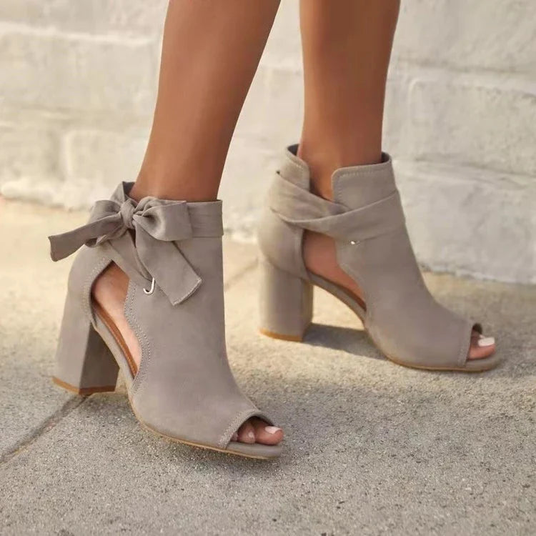 Lize - Stylish Tie-Up Ankle Boots with a Vesper Aesthetic