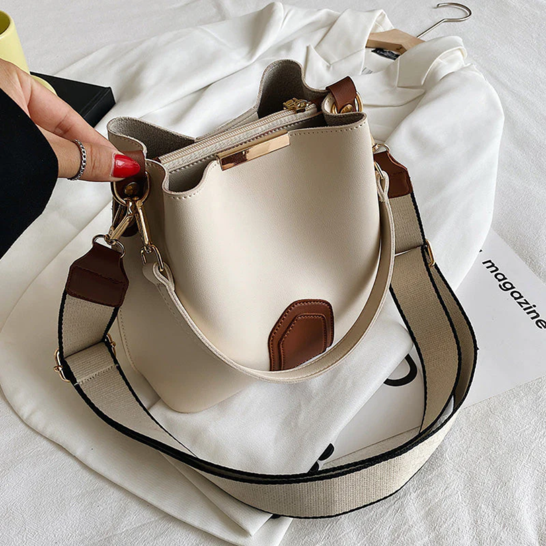 Luxurious Leather Shoulder Bag - BellaViva