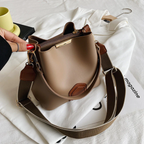 Luxurious Leather Shoulder Bag - BellaViva