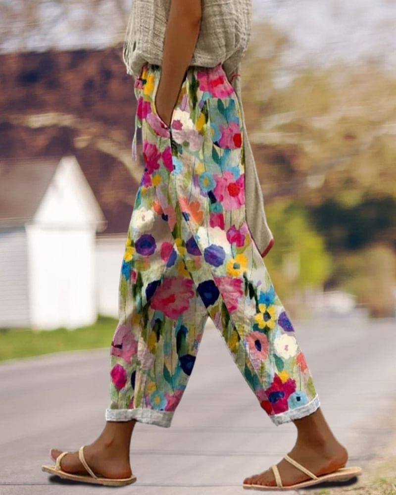 Carlijn | Vibrant Floral Print Trousers with Pockets
