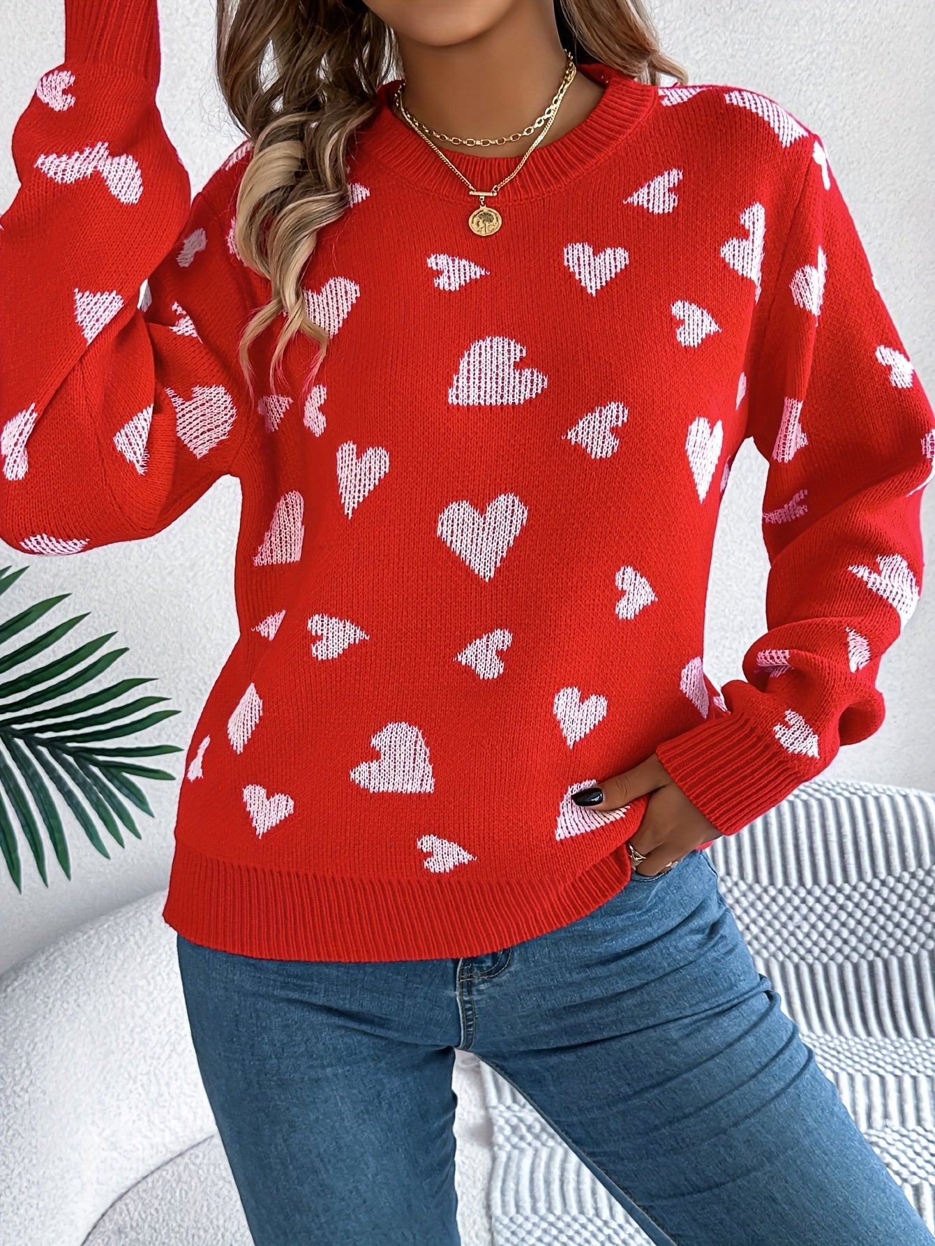 Elin | Stylish Women's Sweater with Round Neck and Heart Design