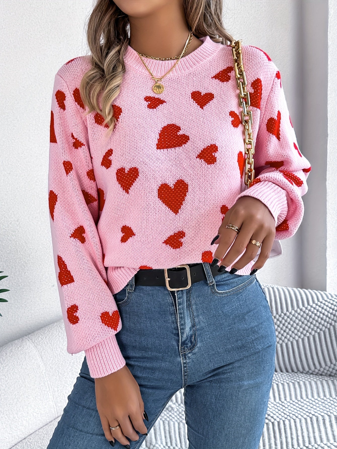 Elin | Stylish Women's Sweater with Round Neck and Heart Design