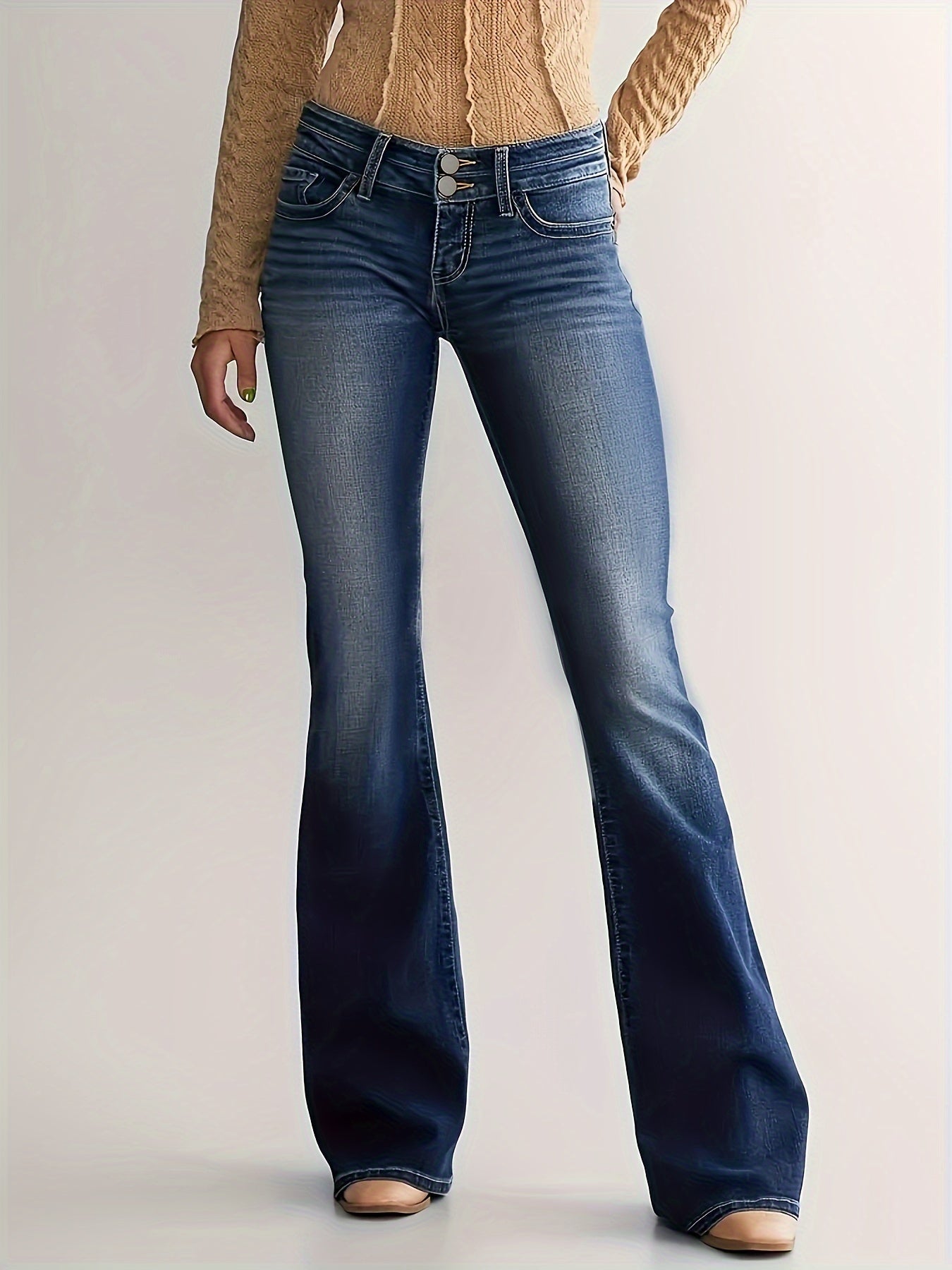 Eva | High-Waisted Flared Jeans with Double Button Detail