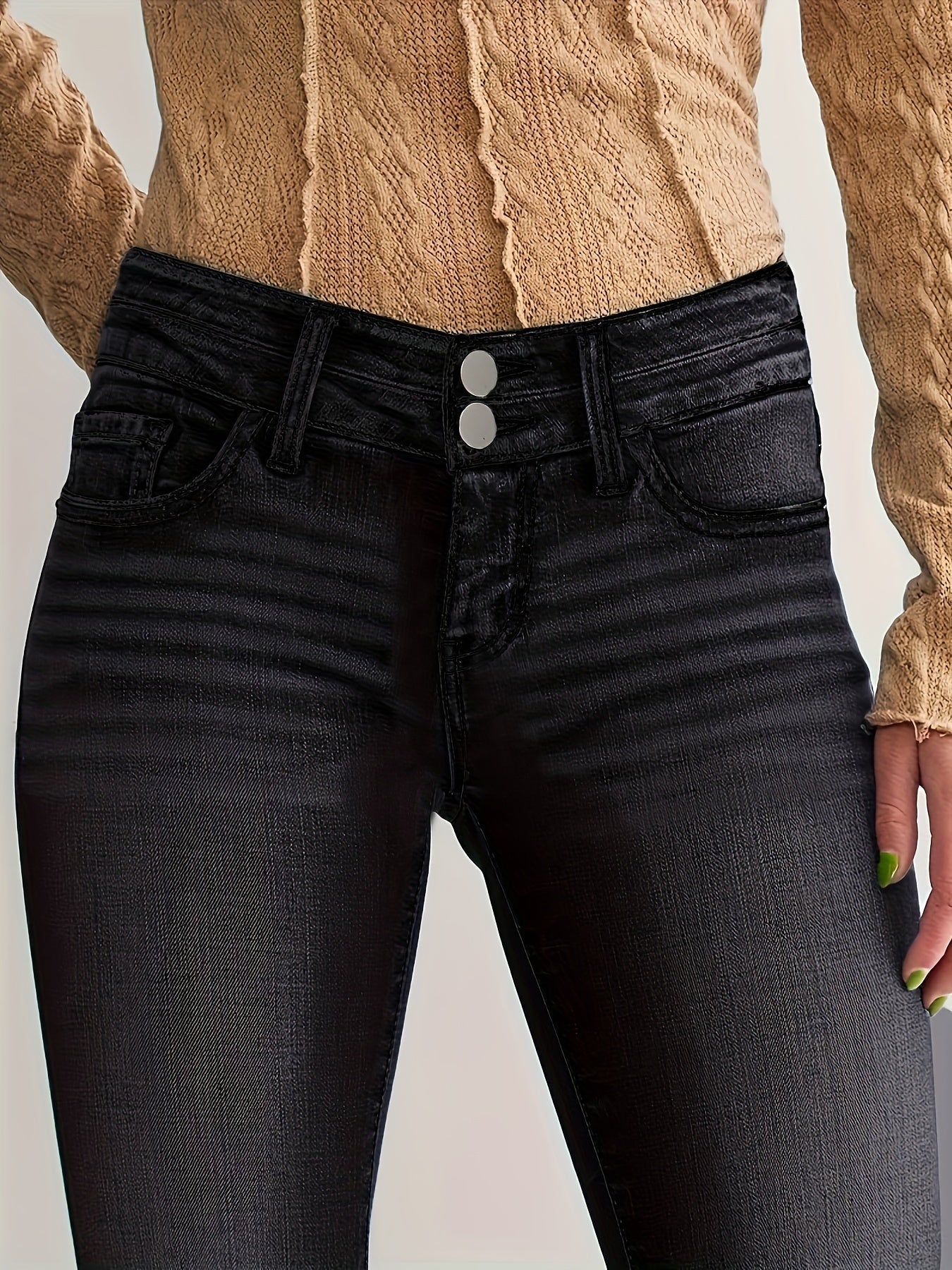 Eva | High-Waisted Flared Jeans with Double Button Detail