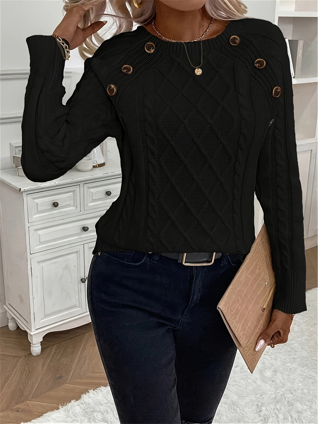 Evy | Classic Round Neck Cable Knit Sweater
