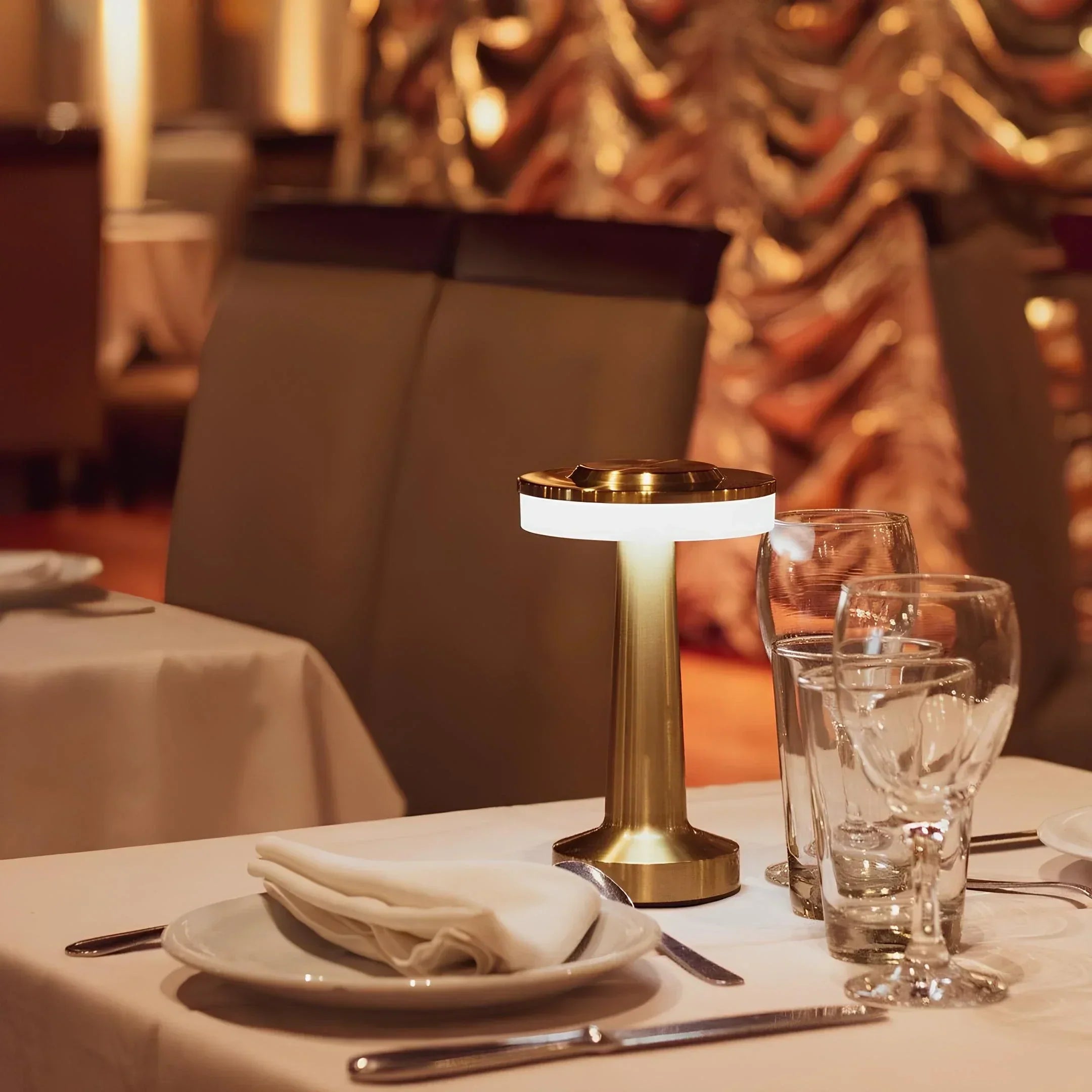 Vintage-Inspired Wireless Table Lamp - LumiBar