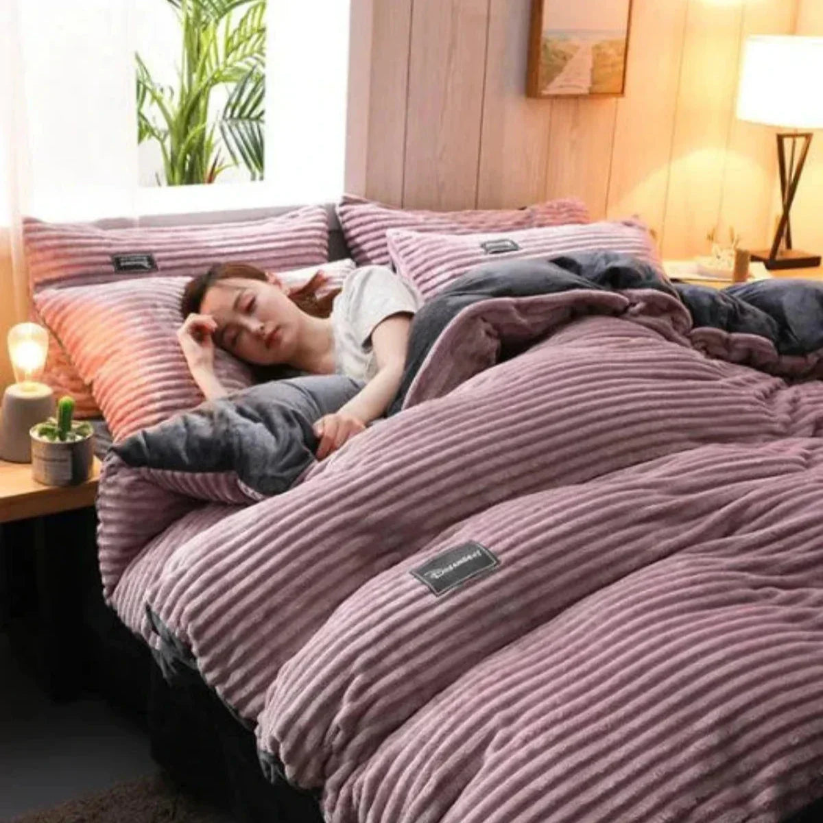 Cozy Two-Layer Thermal Duvet for Ultimate Sleep Comfort