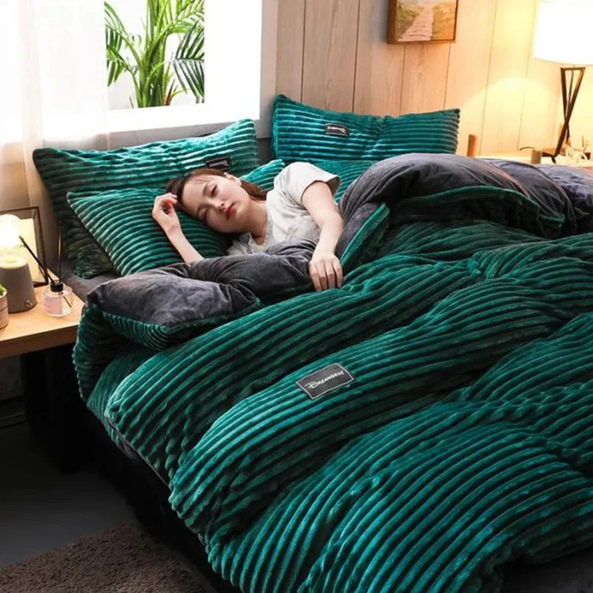 Cozy Two-Layer Thermal Duvet for Ultimate Sleep Comfort